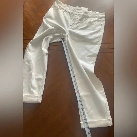 Chico’s So Slimming No Stain Girlfriend Cropped Jeans Alabaster White Sz 12 NEW - Picture 7 of 9